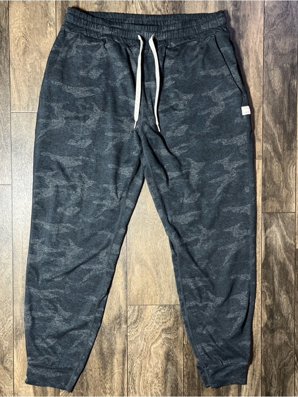 Vuori Performance Jogger Pants Women's Size Small Charcoal Camo DreamKnit Lounge